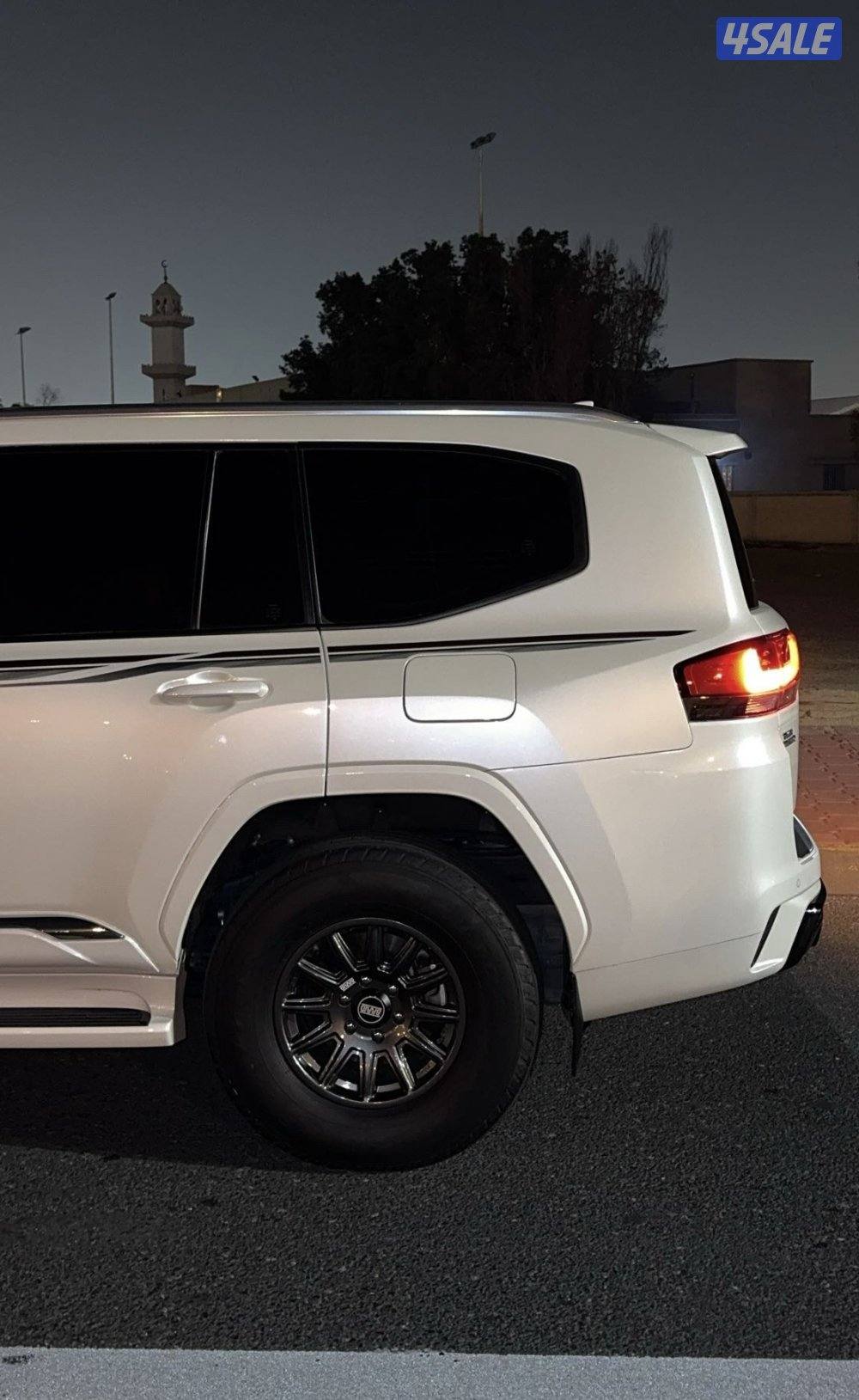 رنقات برايد 17 اسباني درجه اولى لون رمادي نضاف راكبين من ٣ اسابيع0