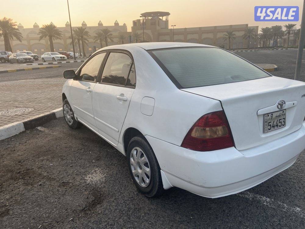 للبيع كورولا مديل ٢٠٠٢ مكينا كبيره امور سياره طيبا ما تشتكي من شي0