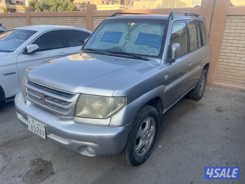 Mitsubishi pajero io 20030