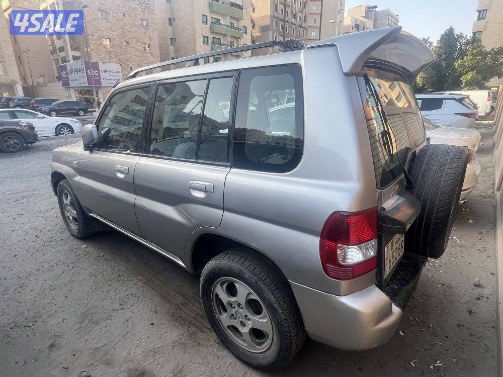 Mitsubishi pajero io 20033