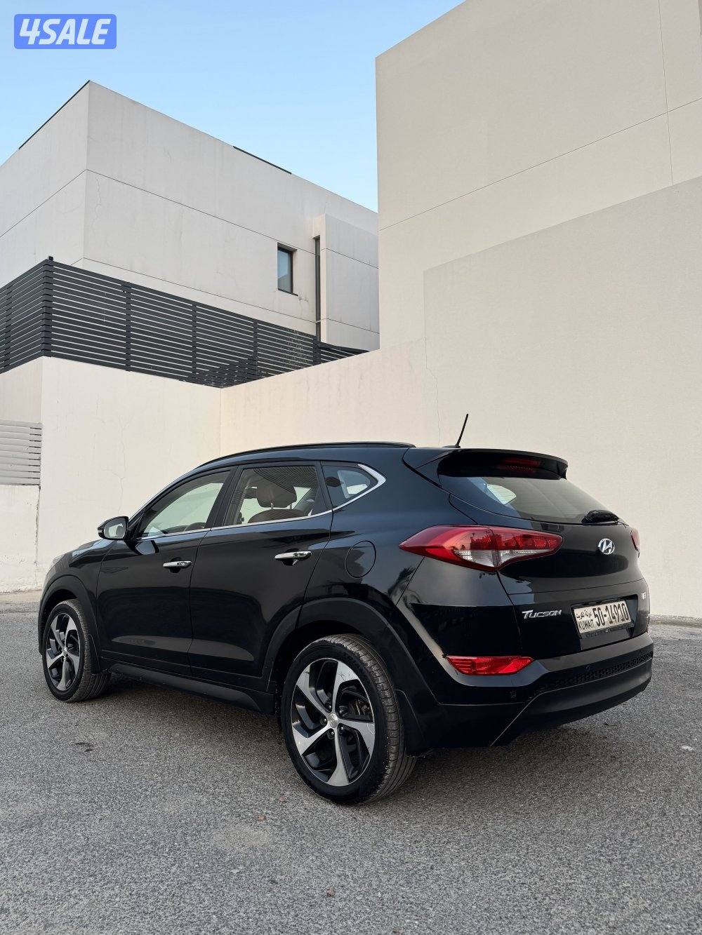 هيونداي توسان عداد 97 الف فقط كامل المواصفات2