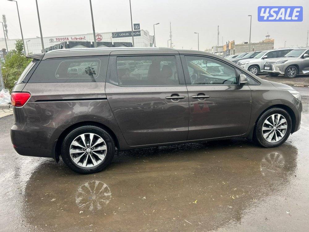 كيا كارنفال. V6 موديل 20173