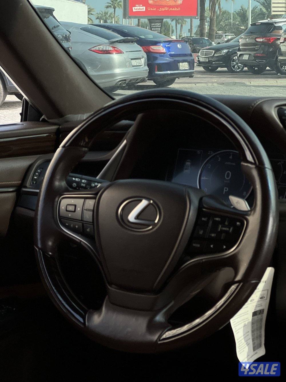 للبيع لكزس تحت الكفالة8