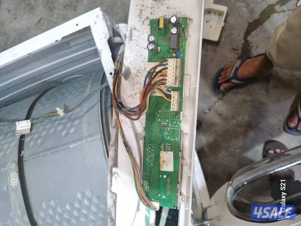 تركيب وصيانة جميع أنواع مكيفات الهواء، وإصلاح الغسالات والثلاجات الأوت5