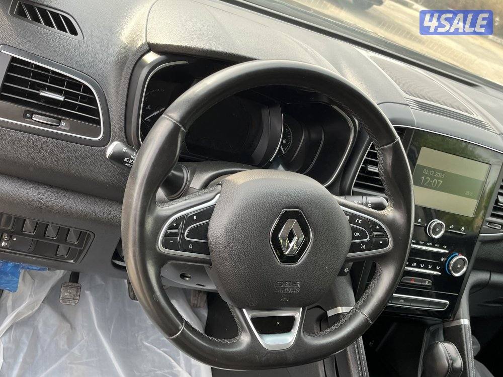 رينو كوليوس 20234