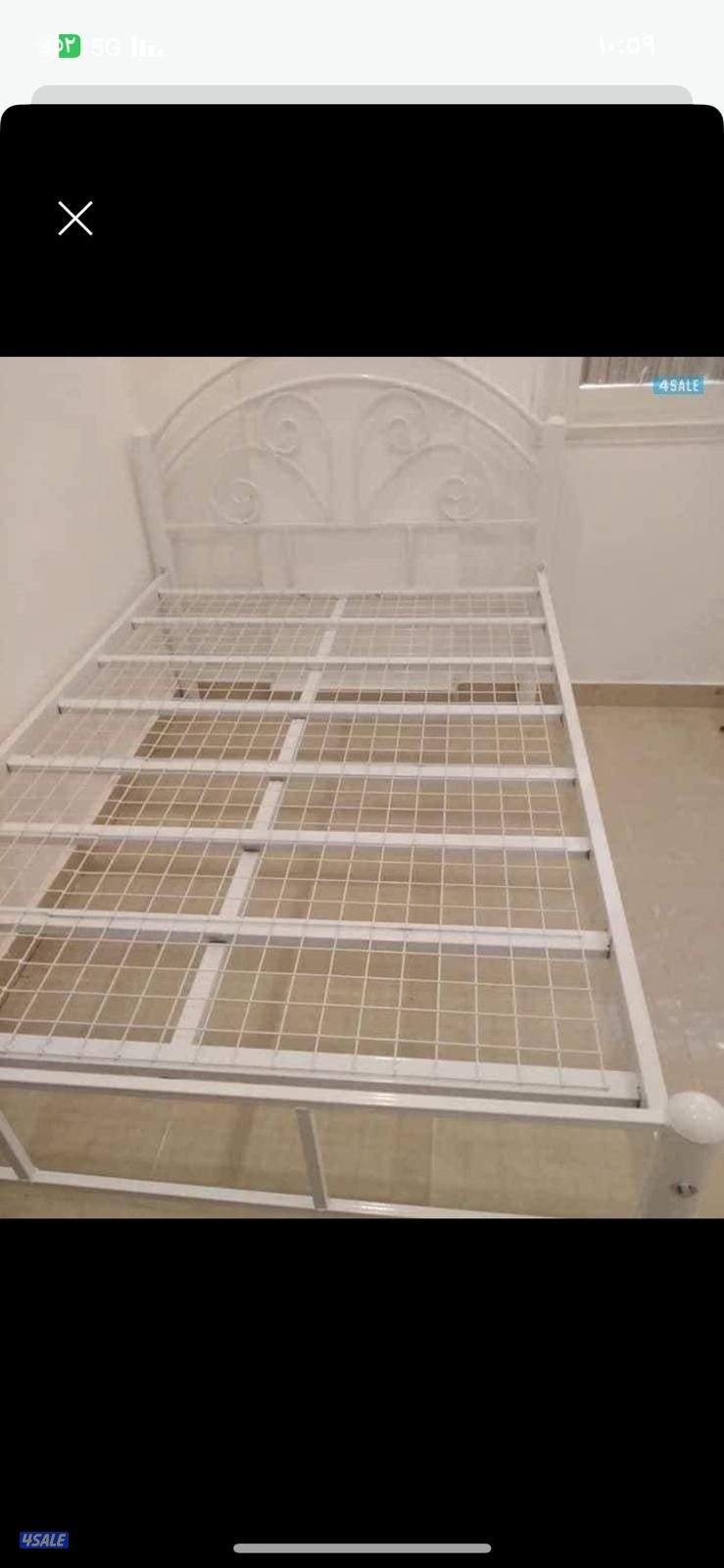 سرير حديد ومرتبه طبيه وبطانيه ومخده والملايات1