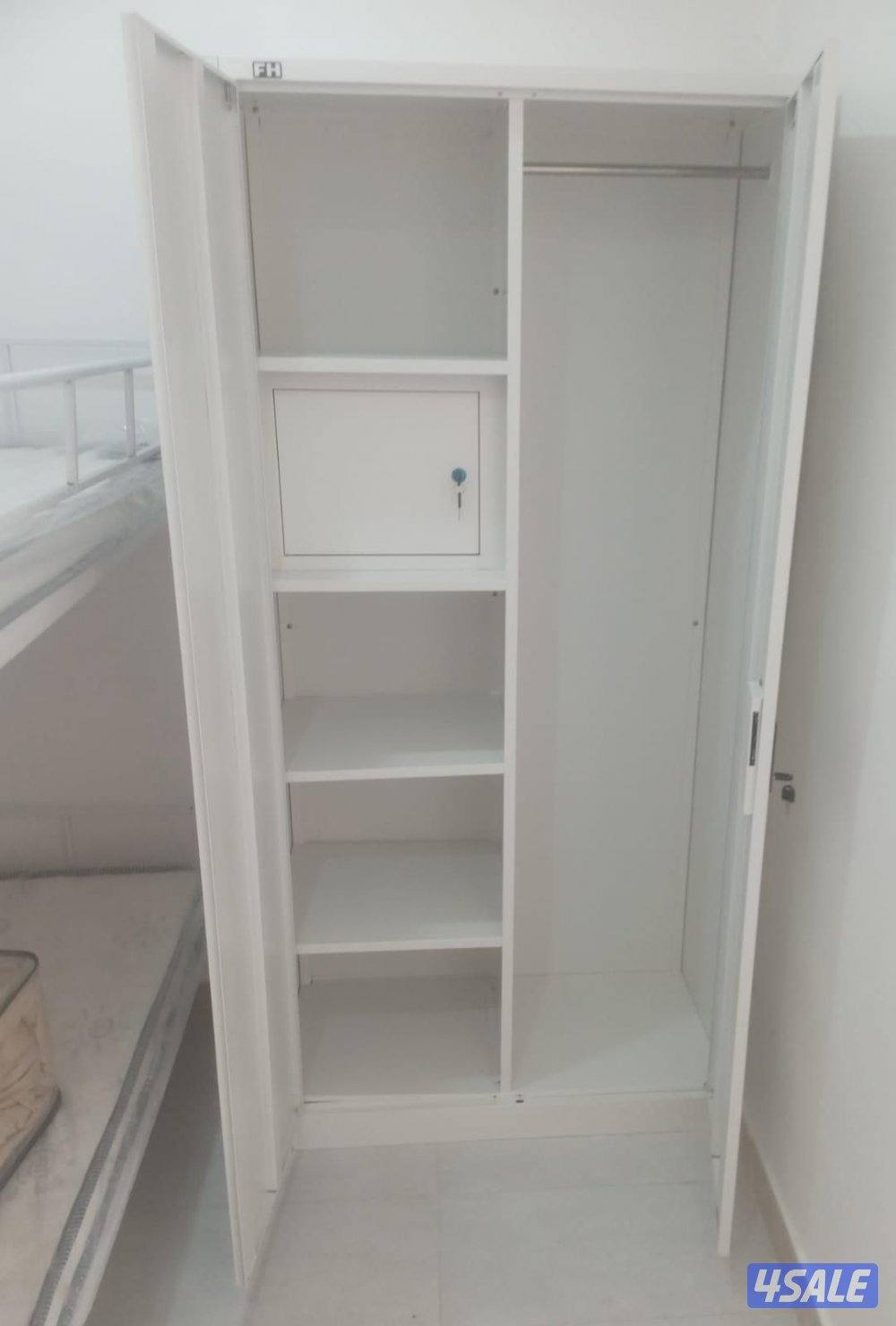 سرير حديد ومرتبه طبيه وبطانيه ومخده والملايات3