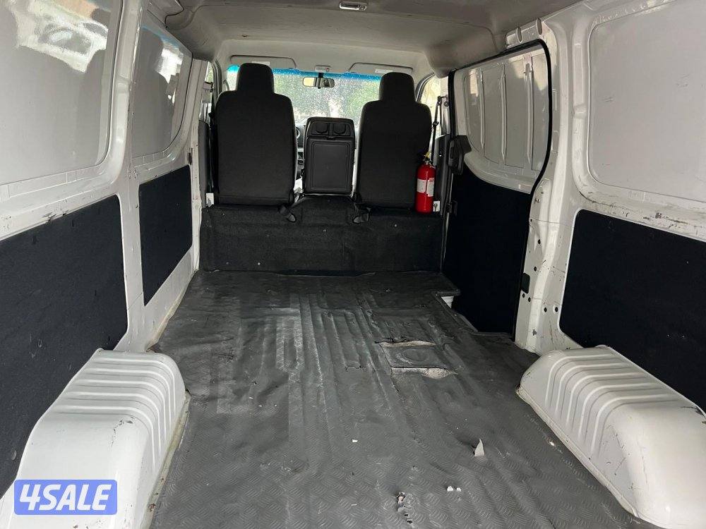 للبيع باص اورفان مقفل 2014 بحاله جداً ممتازه9