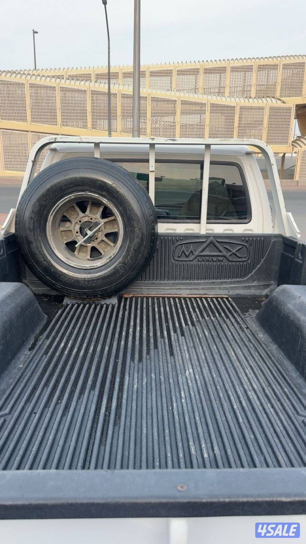 وانيت نيسان بيكب5