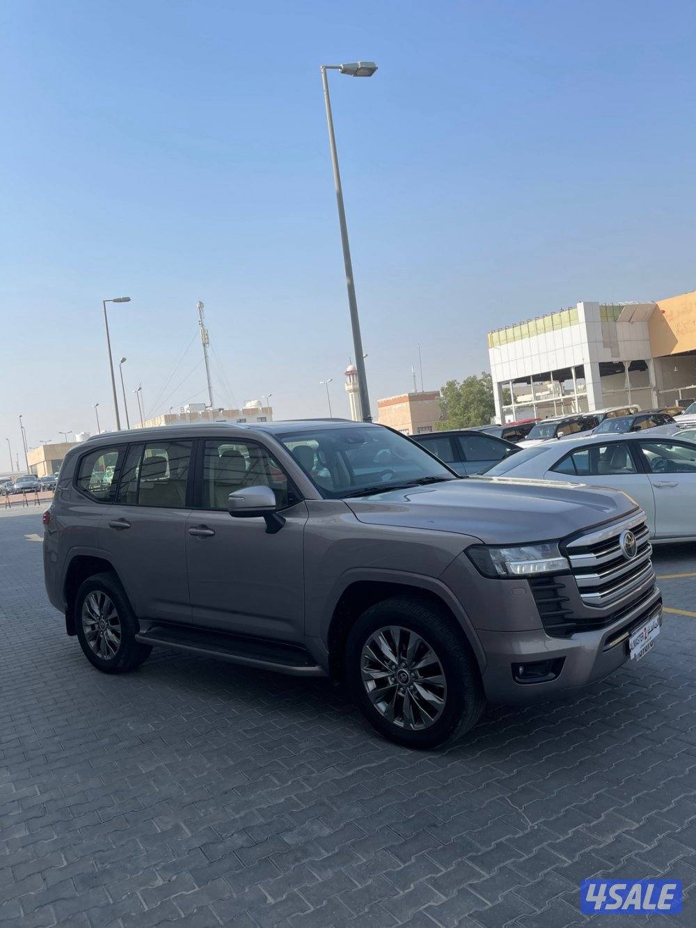 لاندكروزر ايرو موديل 2022 وارد الساير عداد 109 الف1