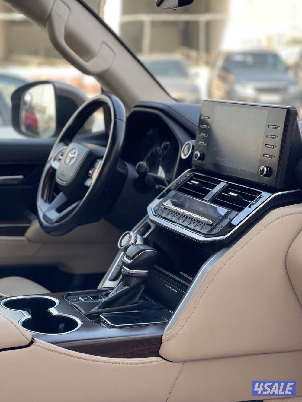 لاندكروزر ايرو موديل 2022 وارد الساير عداد 109 الف5