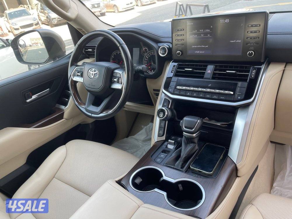 لاندكروزر ايرو موديل 2022 وارد الساير عداد 109 الف6