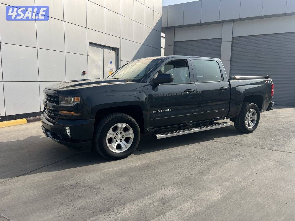 للبيع وانيت سلفرادو Z71 20182