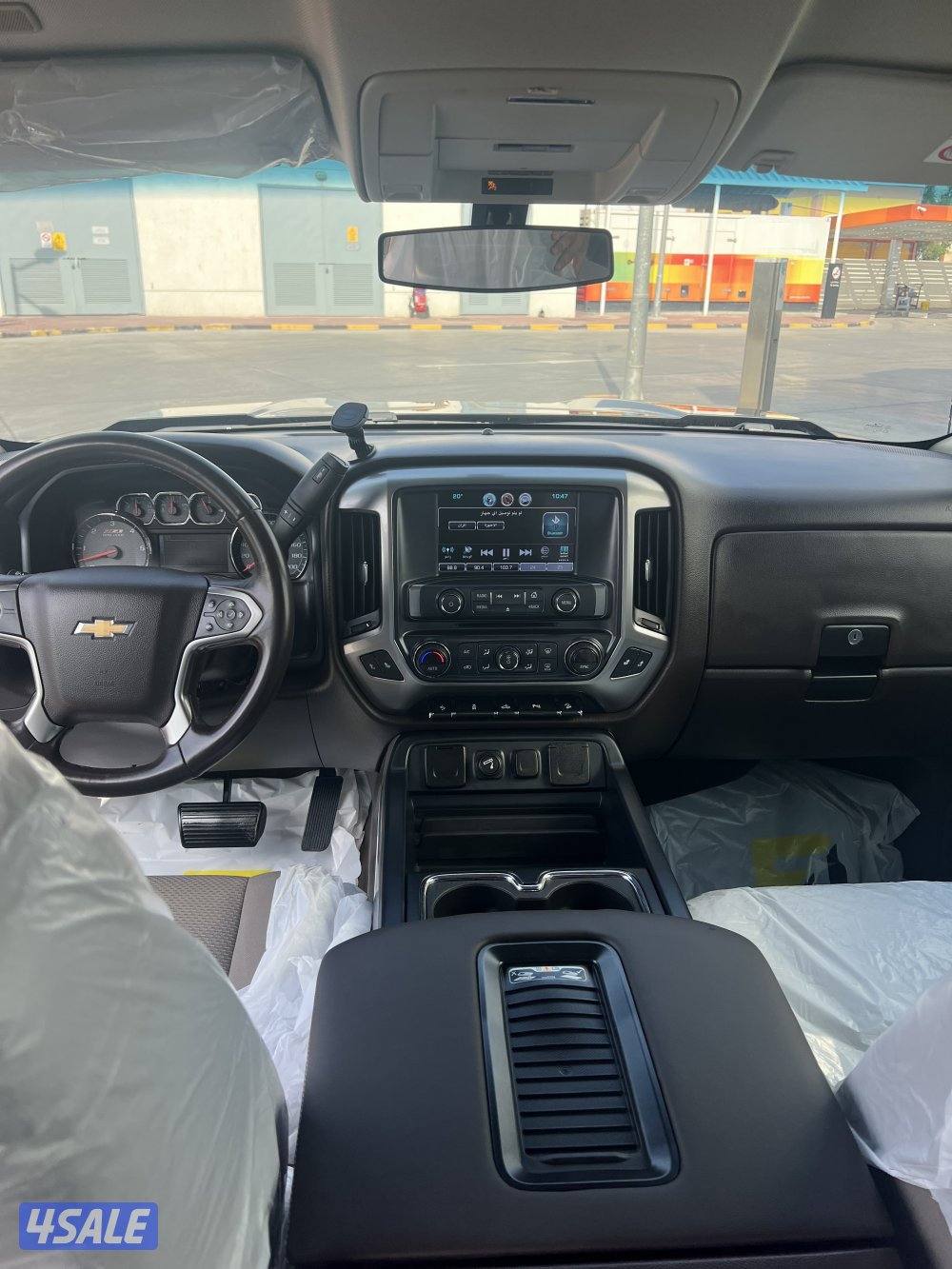 للبيع وانيت سلفرادو Z71 20187