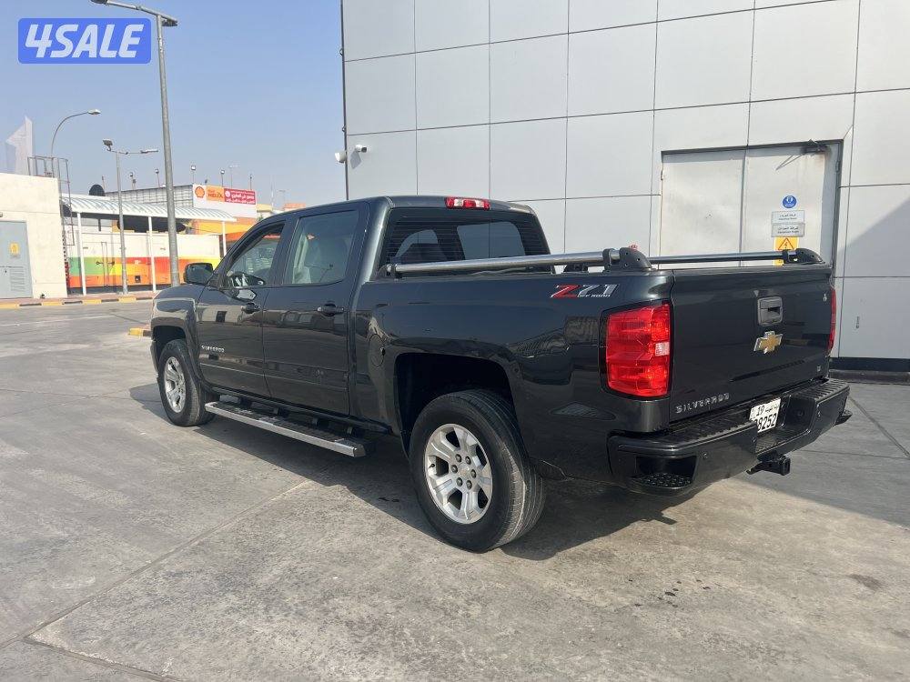 للبيع وانيت سلفرادو Z71 20188