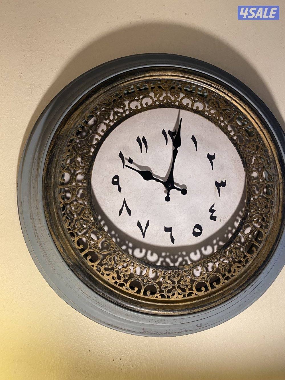 اي ساعه من اختيارك بدينارين بس3