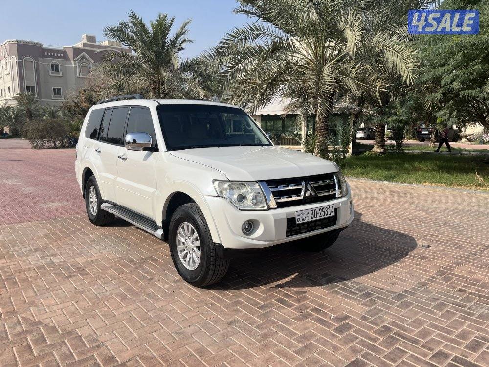 للبيع باجيرو موديل 2013 موتر مخزن1