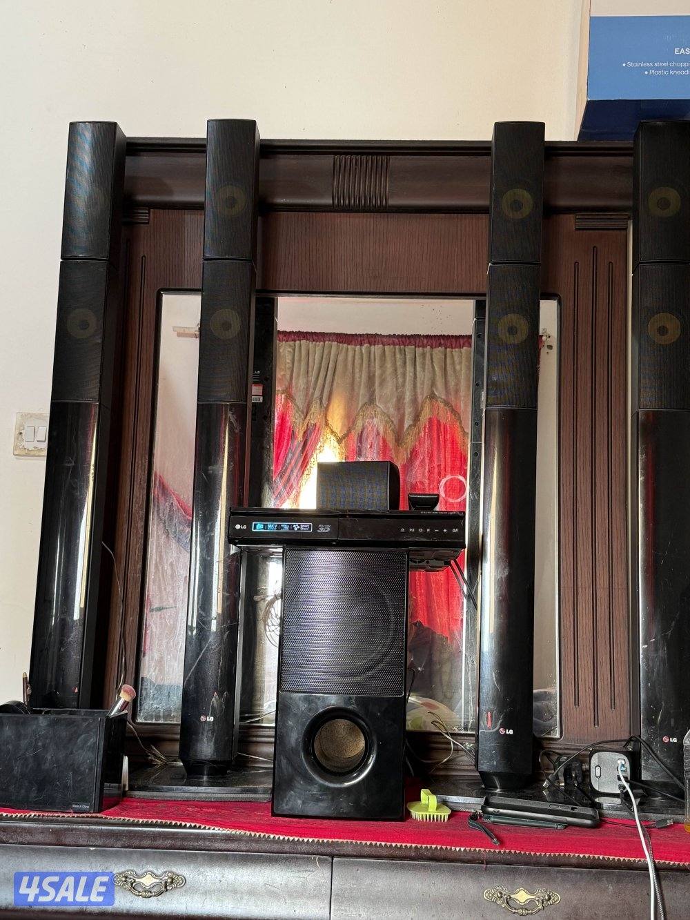 Lg home Theatre speaker Bluetooth system 3-D Roy0