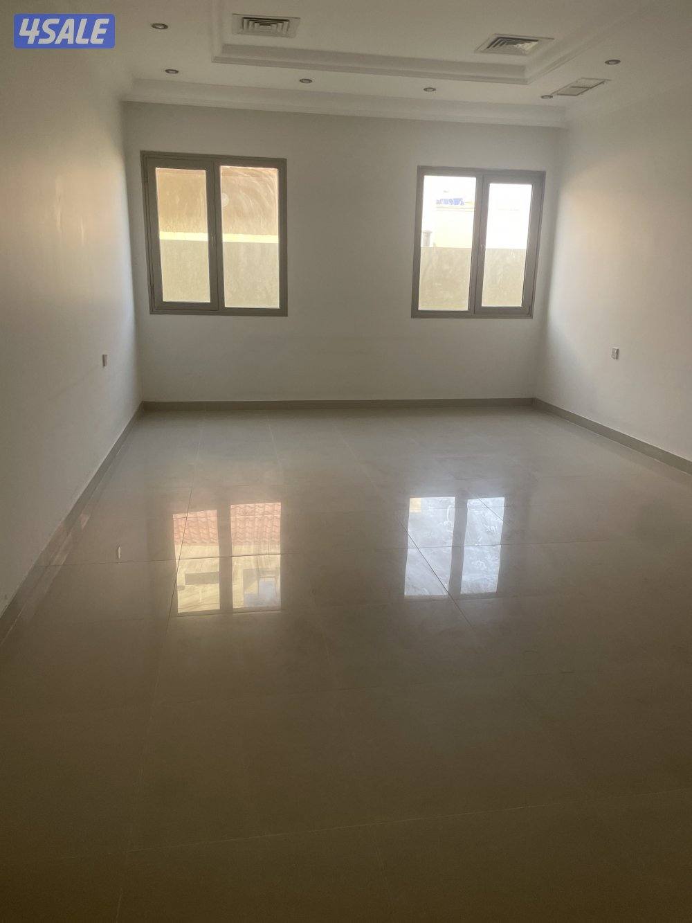 شقة للمعاريس او طفل واحد . يمنع تدخل مكاتب العقار0