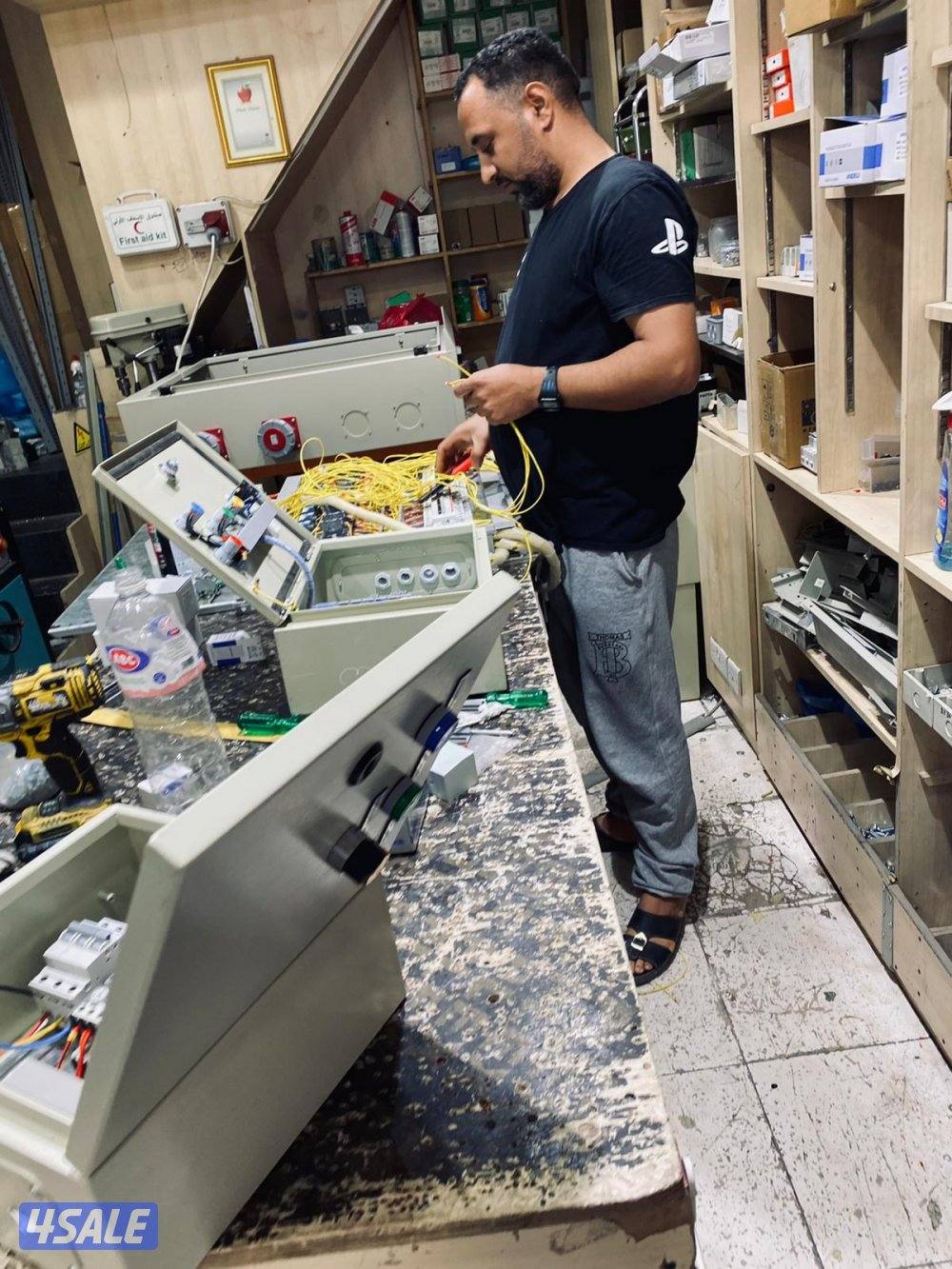 فني كهرباء متميز جميع أعمال وأعطال الكهرباء3