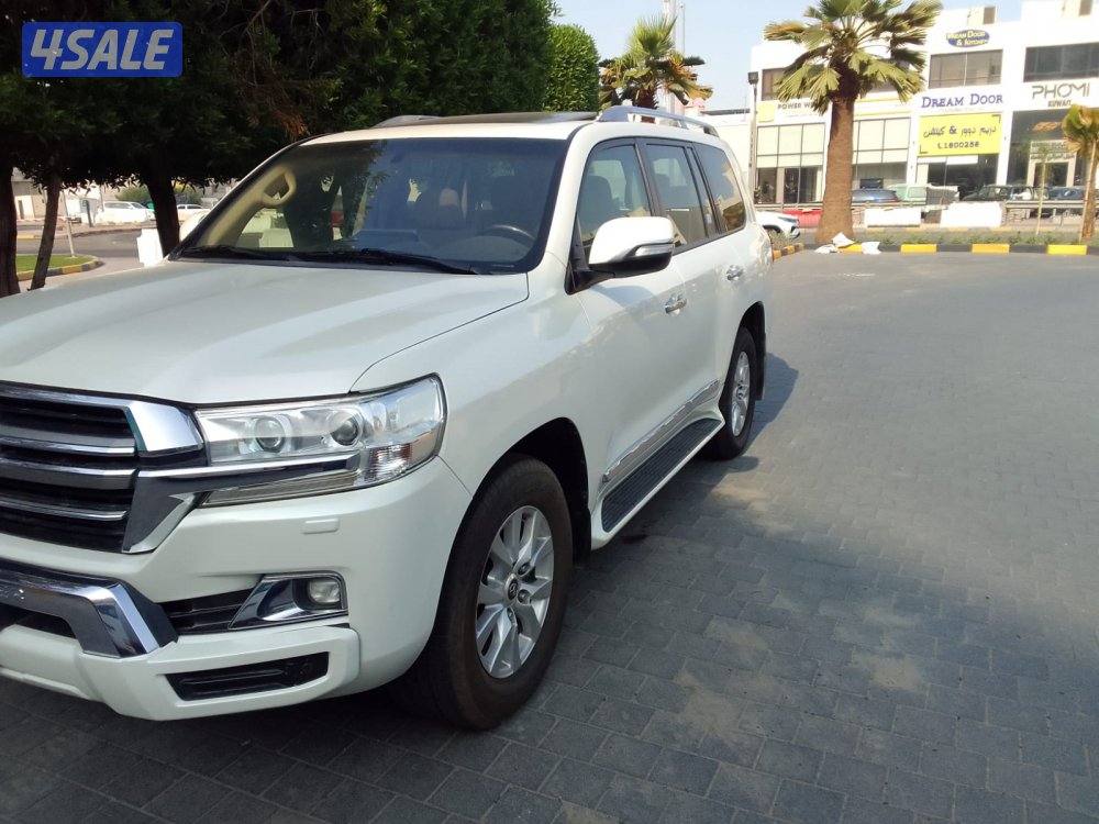 لبيع لاندكروزر GXR 2019 شرط الفحص صبغ الوكاله كامل الموصفات فل ابشن0