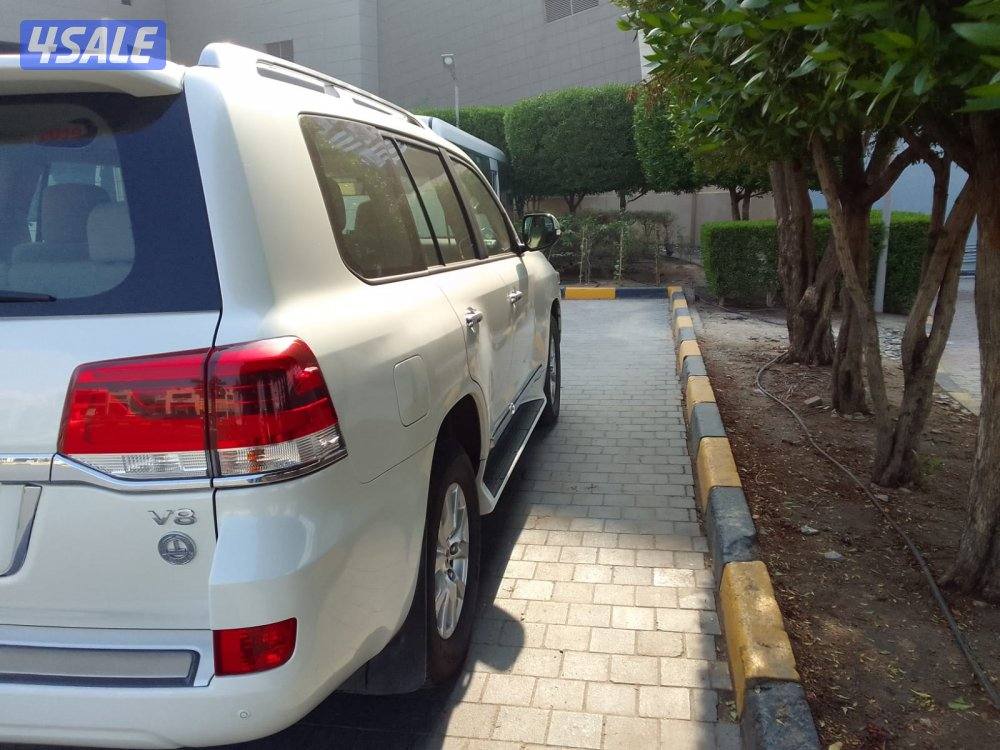 لبيع لاندكروزر GXR 2019 شرط الفحص صبغ الوكاله كامل الموصفات فل ابشن2