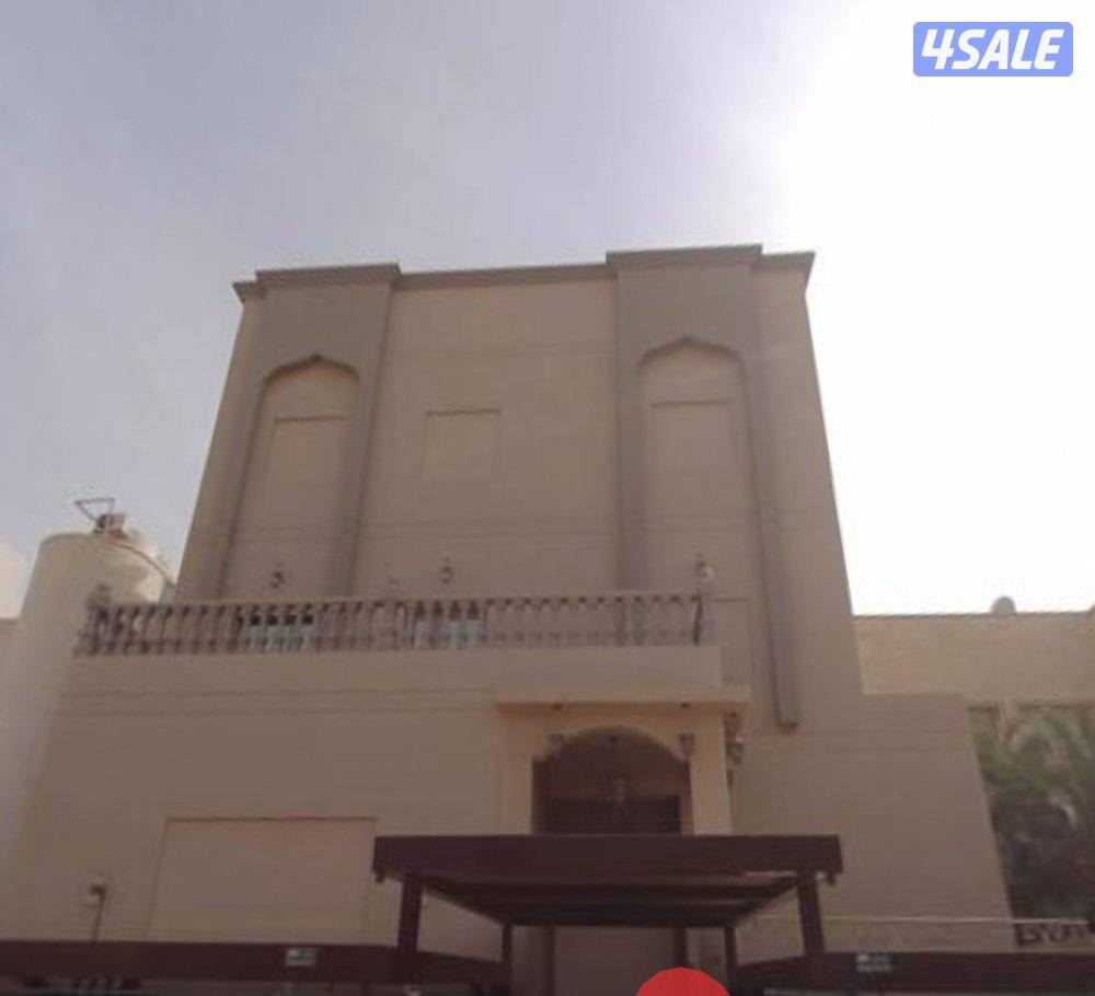 للبيع قسيمه في ضاحية صباح السالم قطعه 7 البيت ثلاث ادور ونصف + سرداب ا0