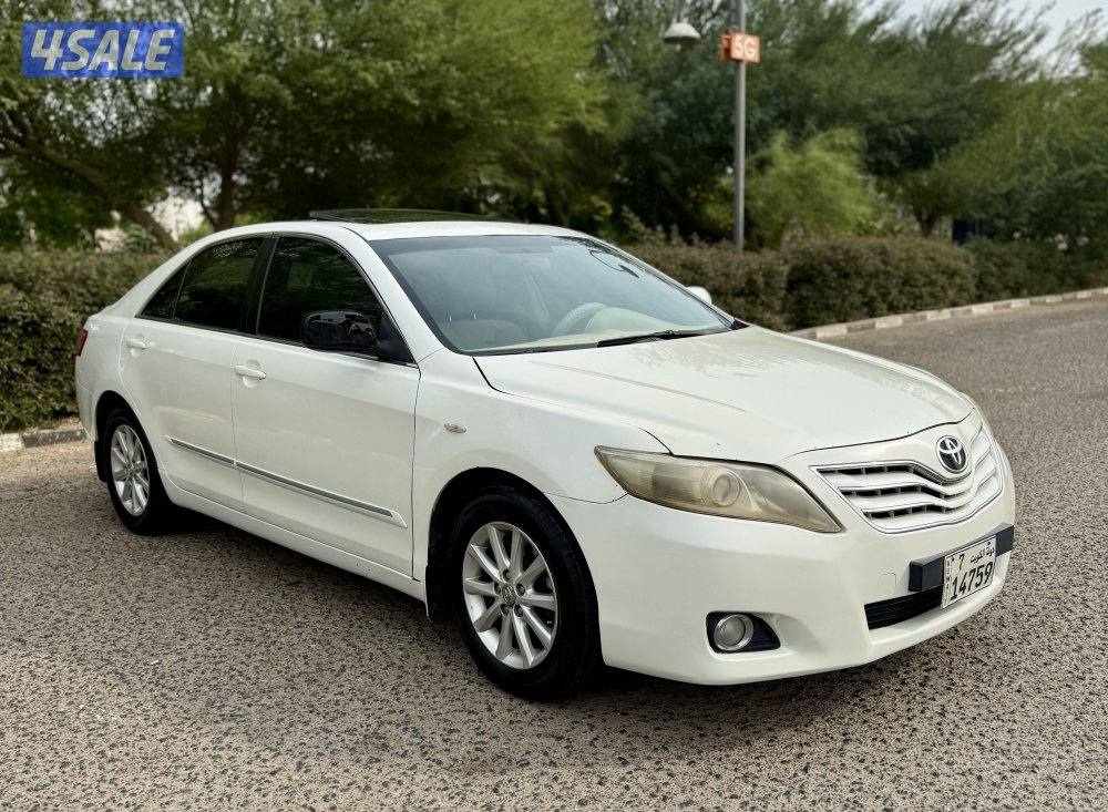 للبيع تويوتا كامري GLX - 2010 بحالة ممتازة ماشي 205 الف1