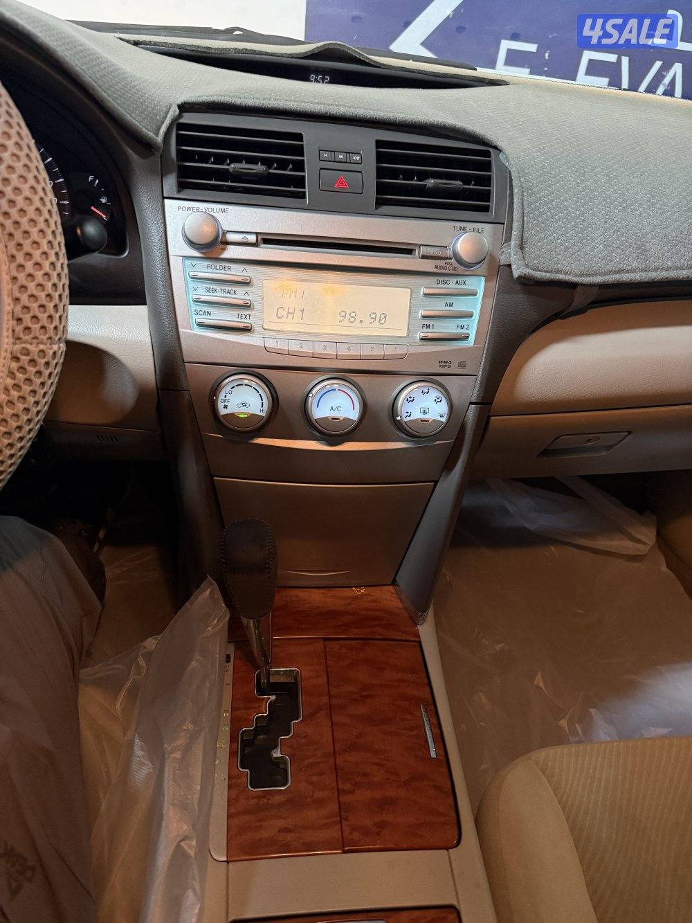 للبيع تويوتا كامري GLX - 2010 بحالة ممتازة ماشي 205 الف8