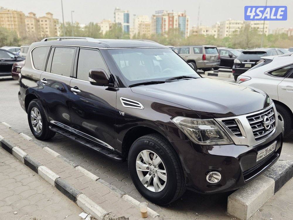 Nissan Patrol 2013 SE (Burgundy)9