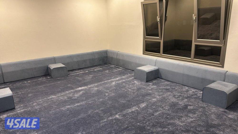 تفصال سجاد حفر حسب الطلب
تصميم وتنجيد جميع انواع الديوانيات
تفصال جميع3