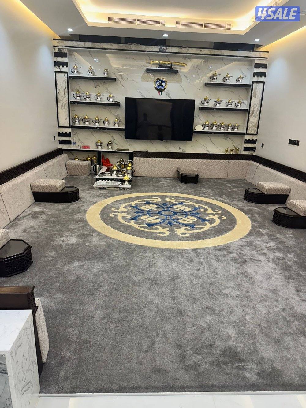 تفصال سجاد حفر حسب الطلب
تصميم وتنجيد جميع انواع الديوانيات
تفصال جميع7