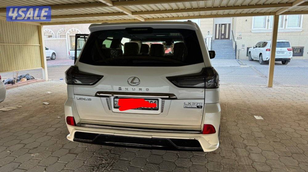 للبيع لكسز 2019 بلاك اديشن1