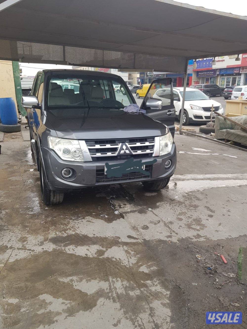 للبيع جيب باجيرو موديل 20120