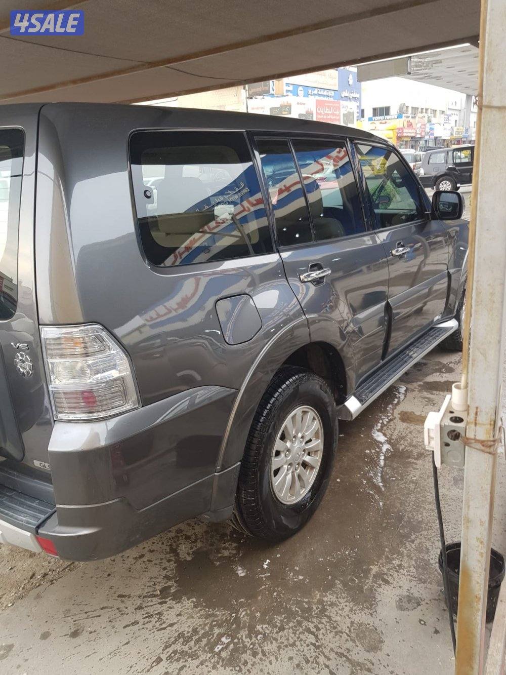 للبيع جيب باجيرو موديل 20121