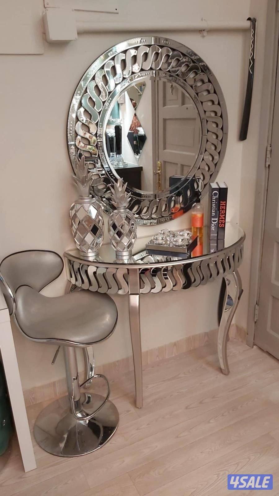 Glass console with mirror0