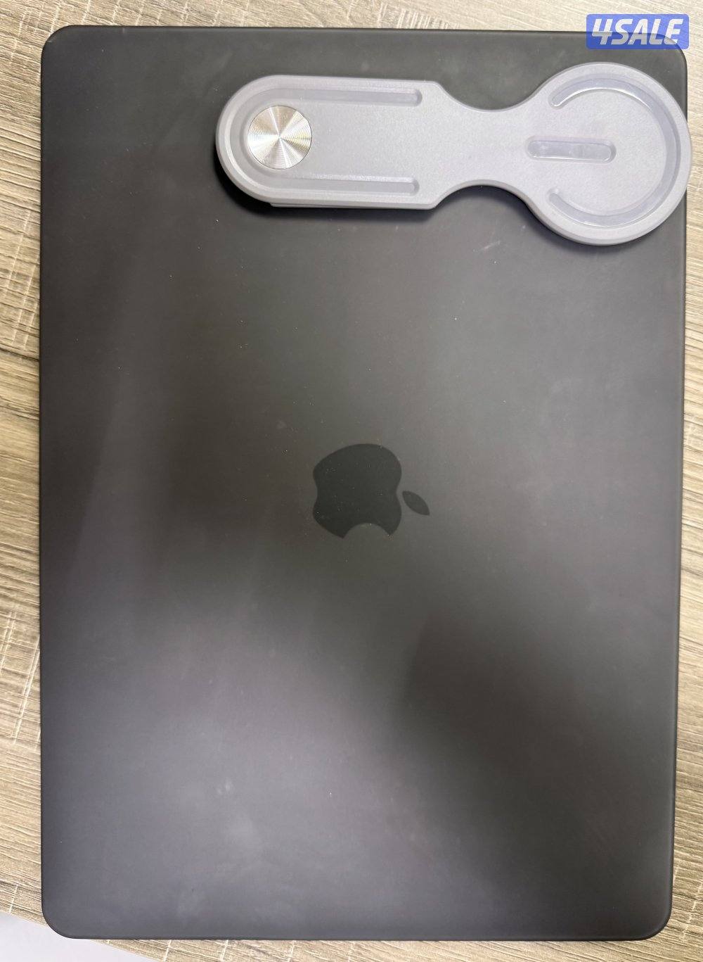 للبيع ماك بوك اير M1 2563