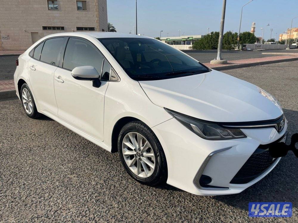 كرولا موديل 2020 ماكينة 2000 عداد 220 شرط الفحص0