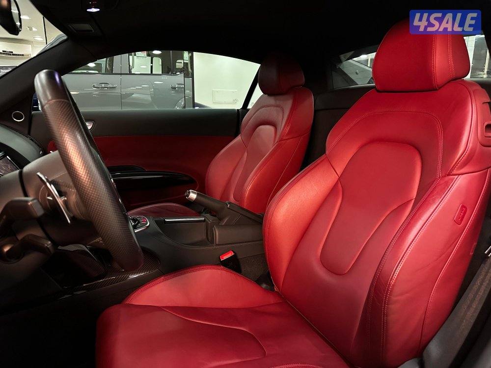 اودي R8 وكالة موديل 2015 عداد الفين كيلو فقط5