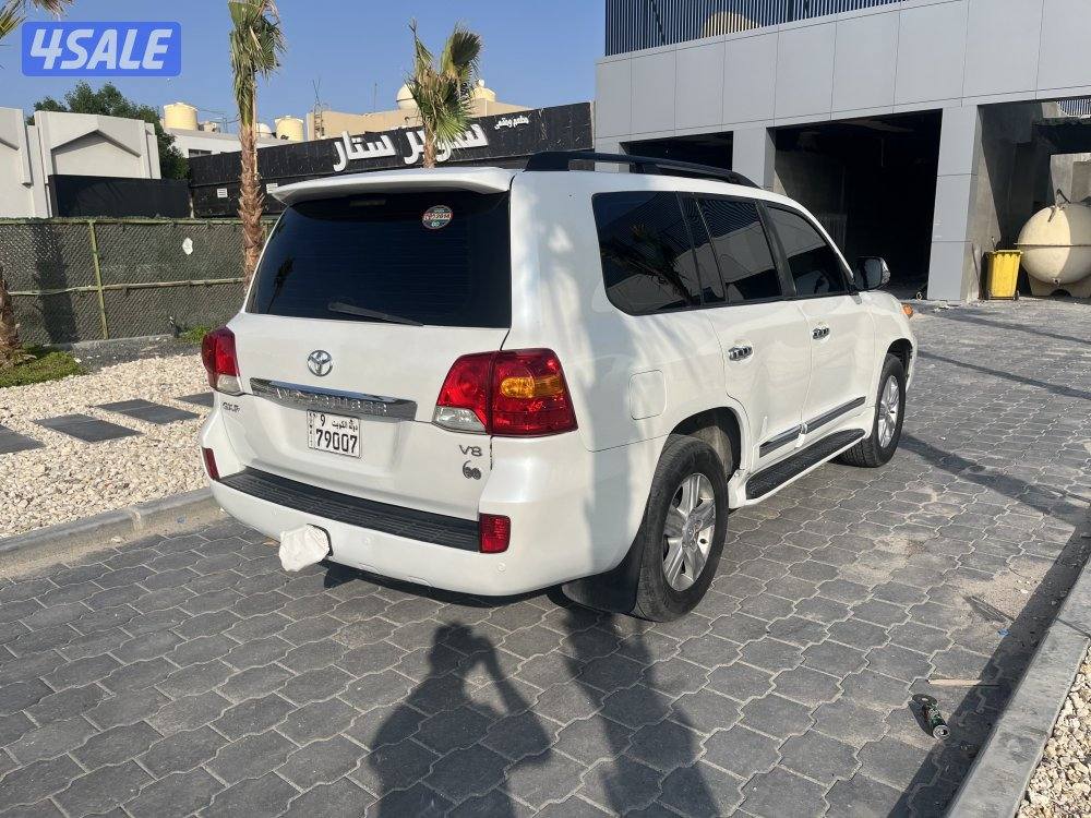 للبيع لاند كروزر موديل20145