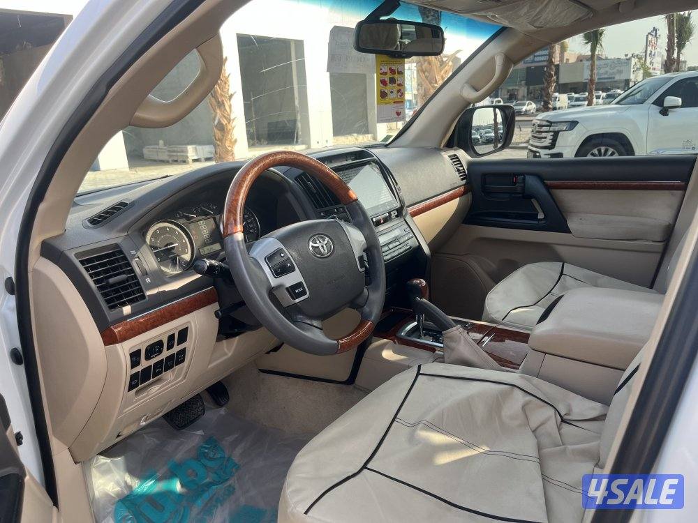 للبيع لاند كروزر موديل20146