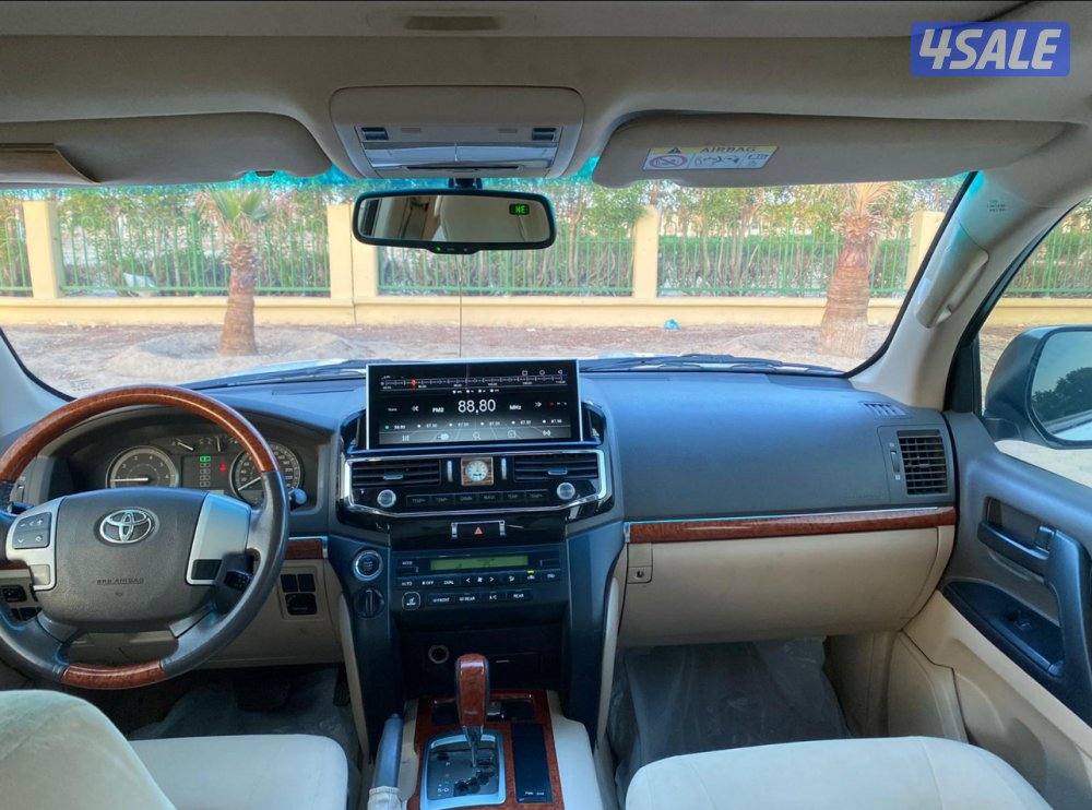 للبيع جيب لاندكروزر/ 2014 GXR GXR 9 سلندر6