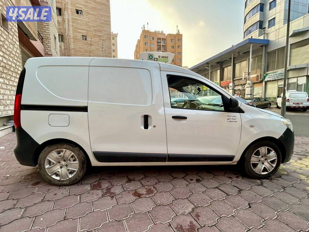 للبيع رينو دوكر ثلاجة مغلقة /20223