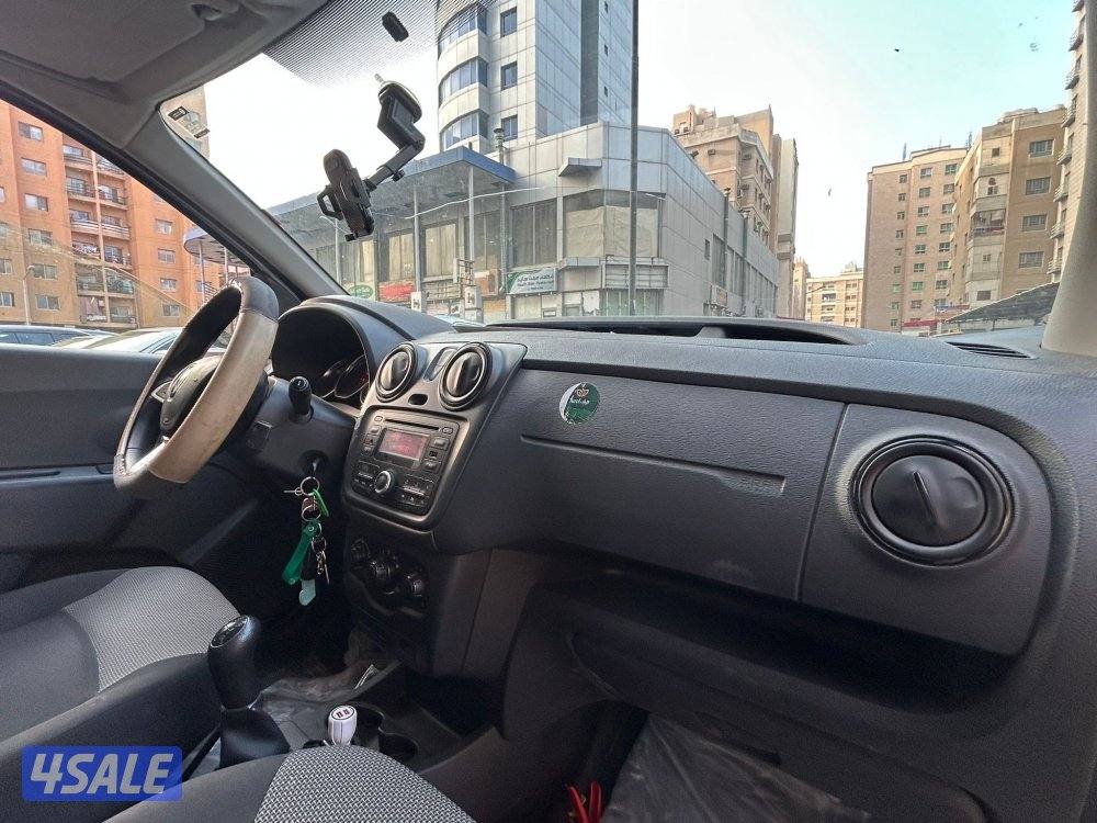 للبيع رينو دوكر ثلاجة مغلقة /20226