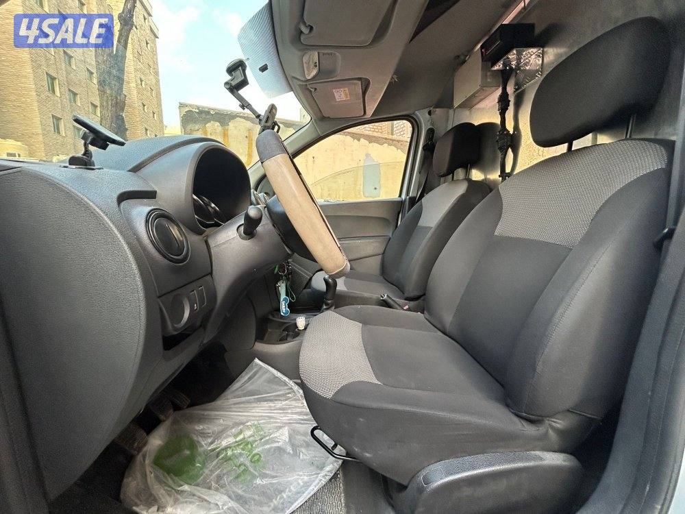 للبيع رينو دوكر ثلاجة مغلقة /20229