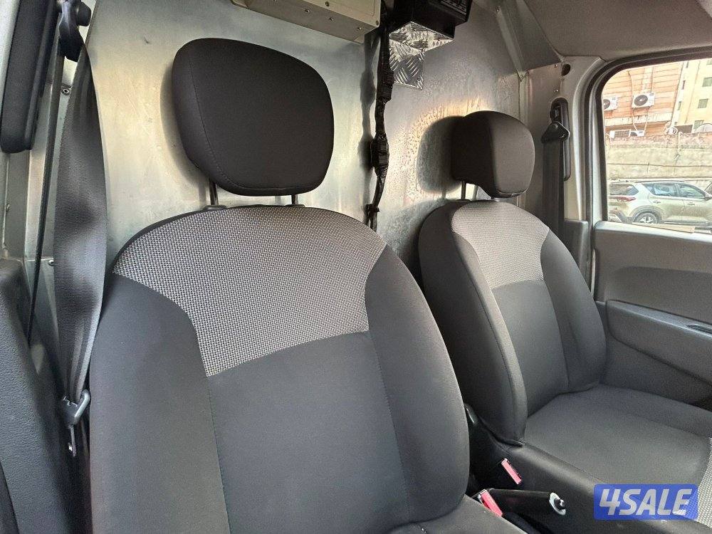 للبيع رينو دوكر ثلاجة مغلقة /202211