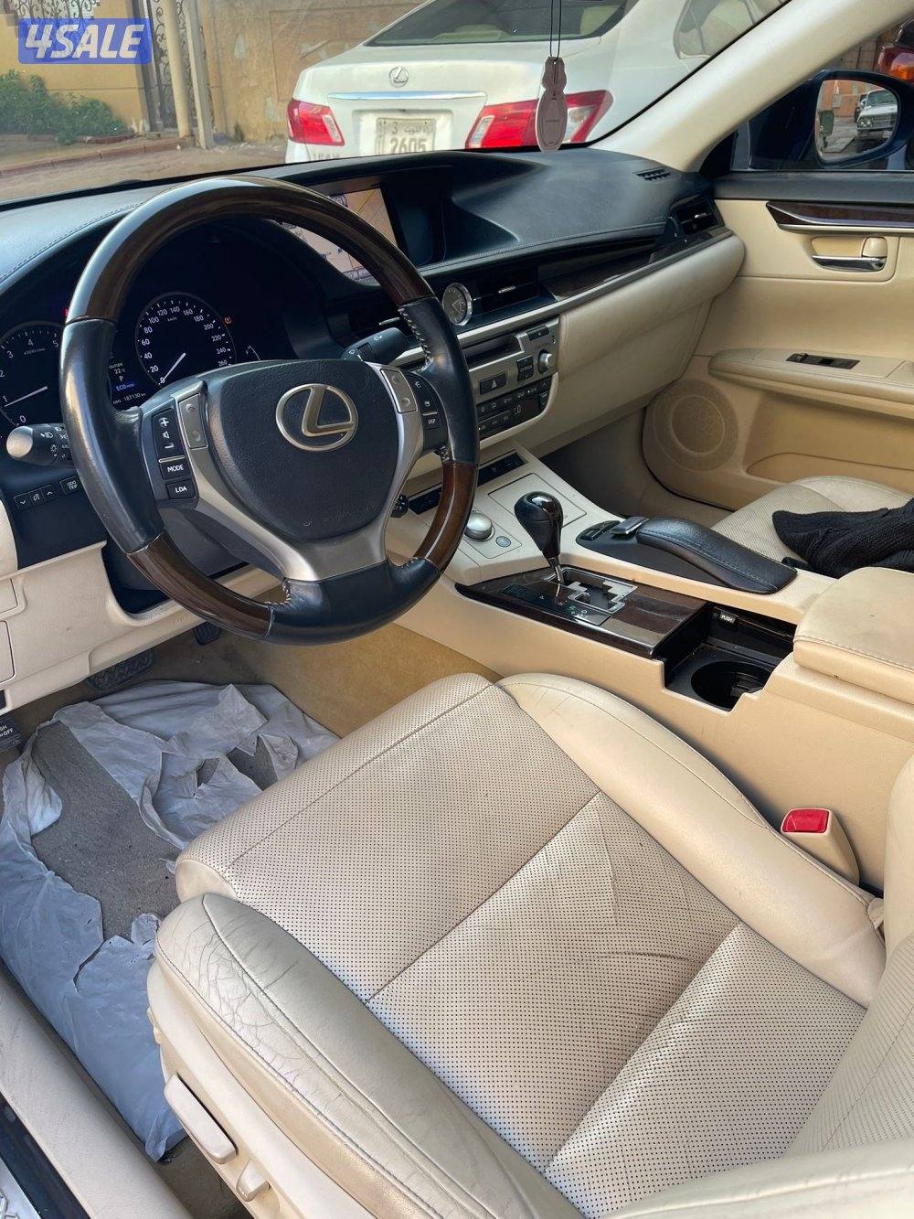 لكزس موديل 2013 شرط الفحص يوجد اصباغ ماشي 187 الف 6 سلندر5