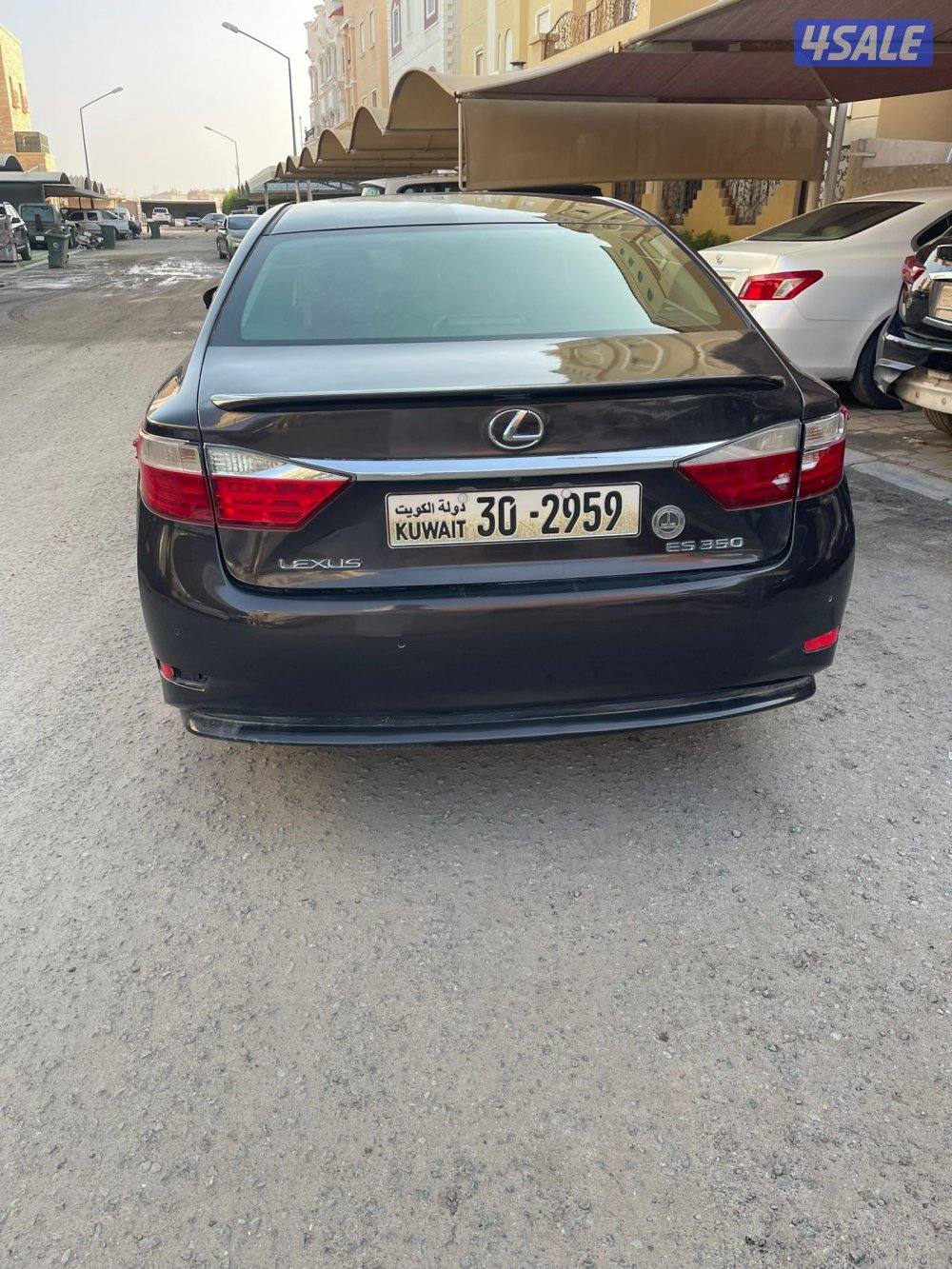 لكزس موديل 2013 شرط الفحص يوجد اصباغ ماشي 187 الف 6 سلندر6