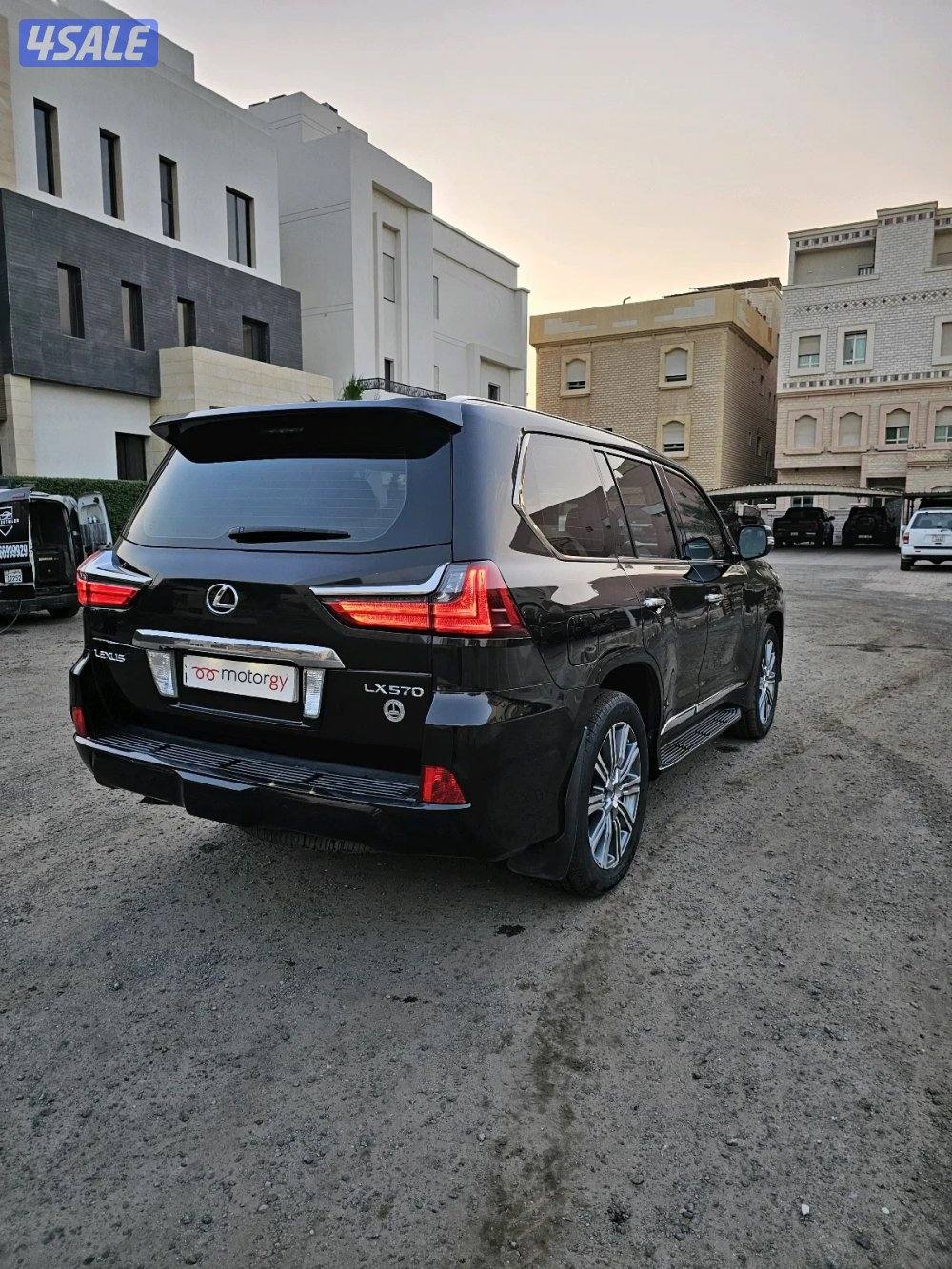 LEXUS LX5706