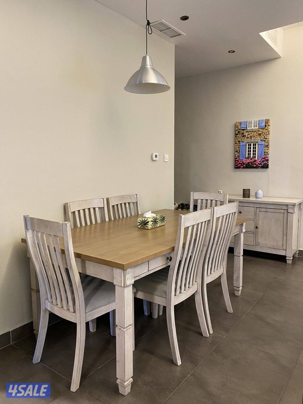 Solid Wood Dining Table Set – Excellent Condition0